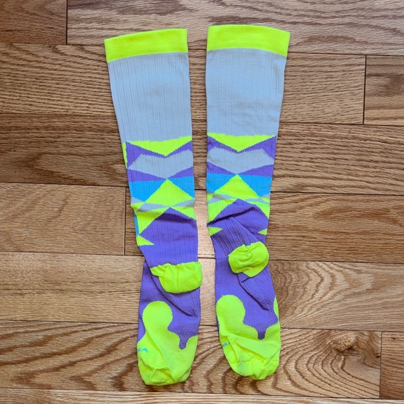 Pro Compression Socks - Picture 3 of 4